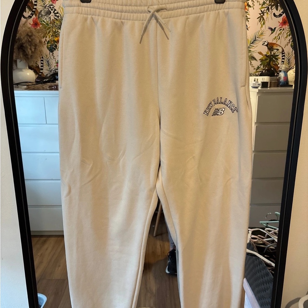 New Balance Men's Beige Joggers
